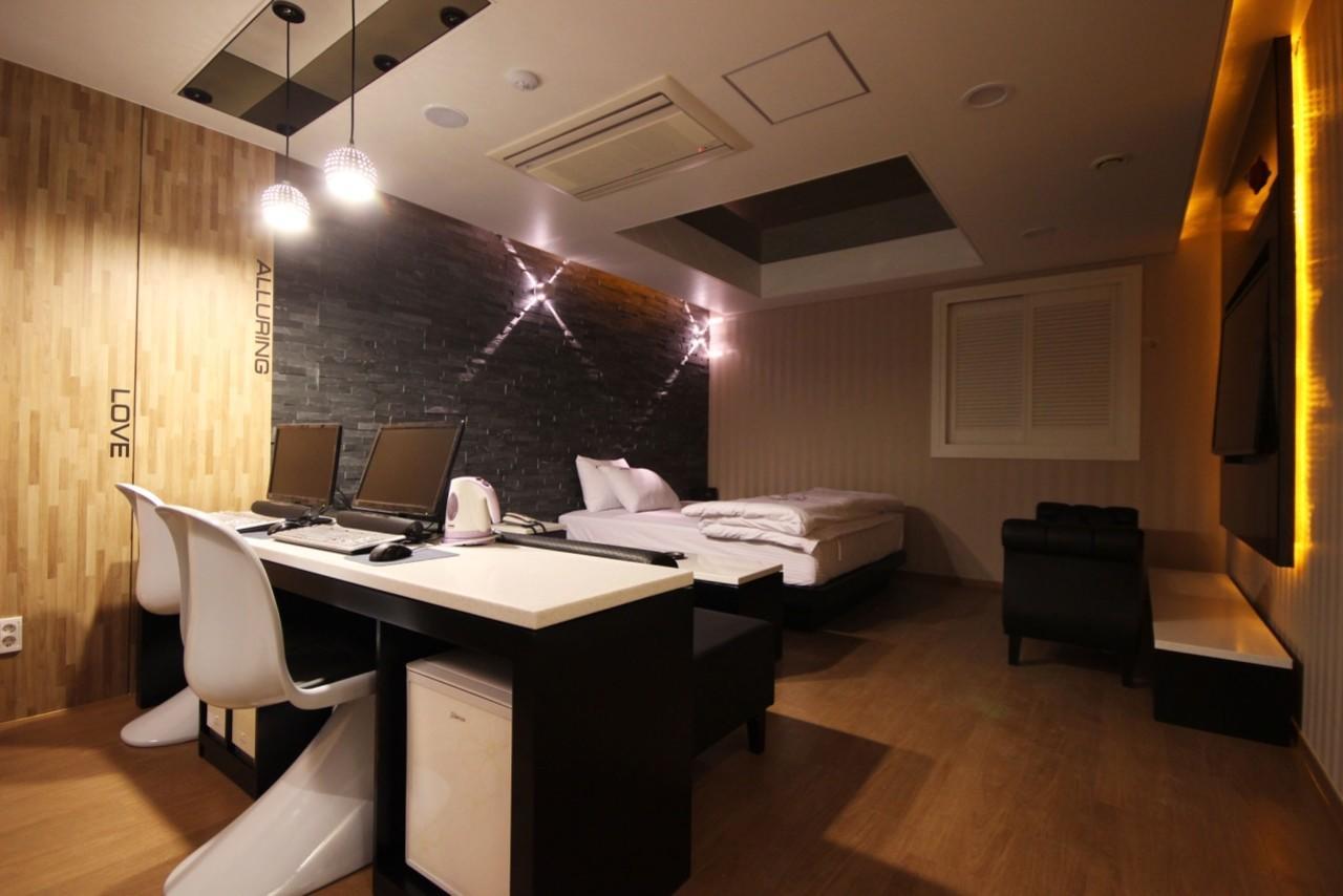 Khan Motel Tegu Kültér fotó