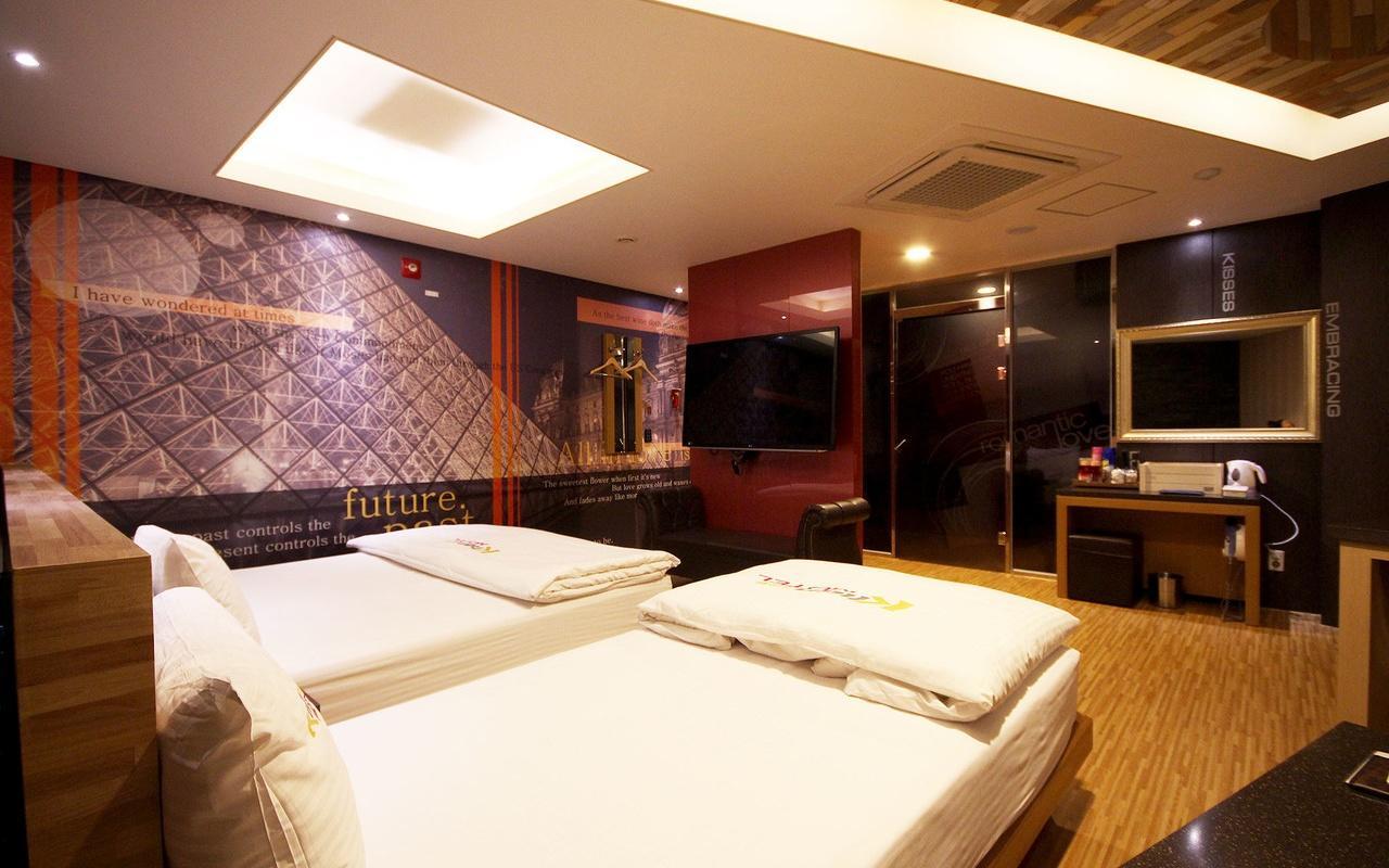 Khan Motel Tegu Kültér fotó